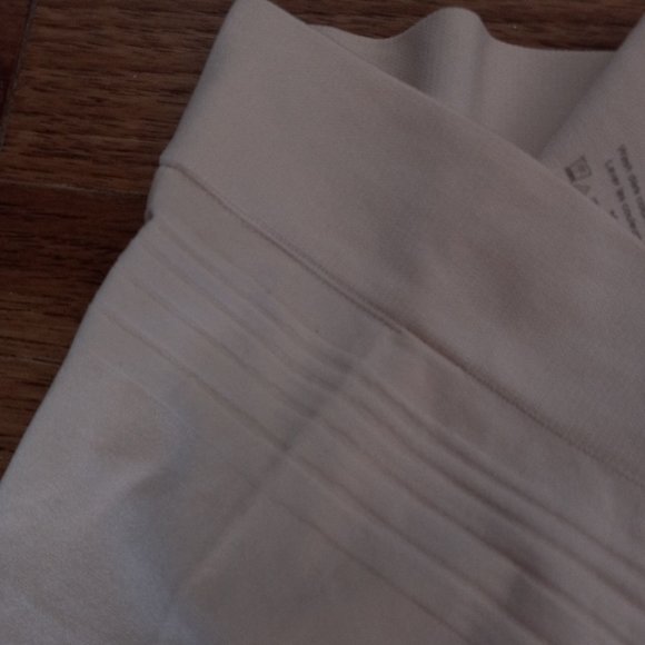 Warner's Beige No Pinching No Problem Nylon Smoothing Boyshorts UNWORN - Picture 12 of 13